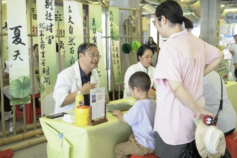 【医院动态】岐黄润端午,杏林惠万家——2026年“百市千县”中医药文化惠民市集(百色站)圆满落幕